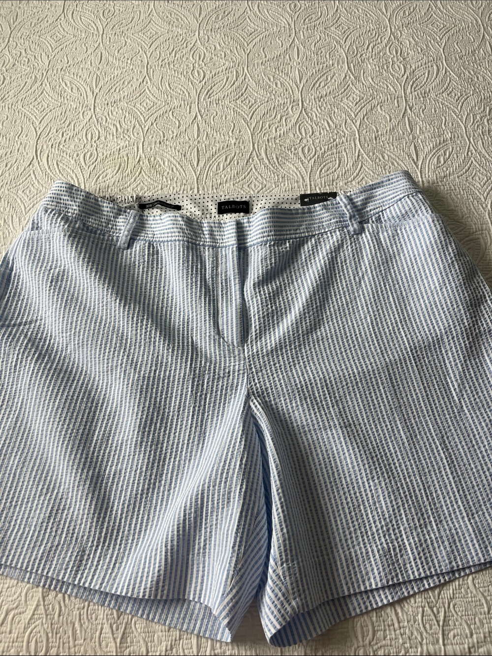 Talbots Light Blue and White Seersucks Women's Perfect Shorts size 20w NWT 7”